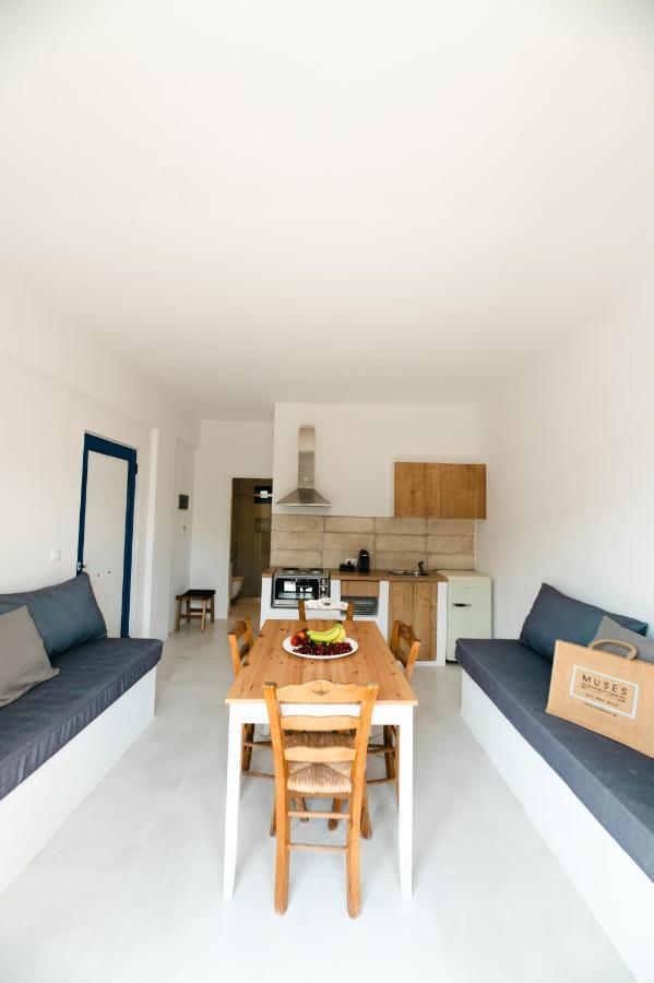 Muses Apartments Agia Anna  Esterno foto